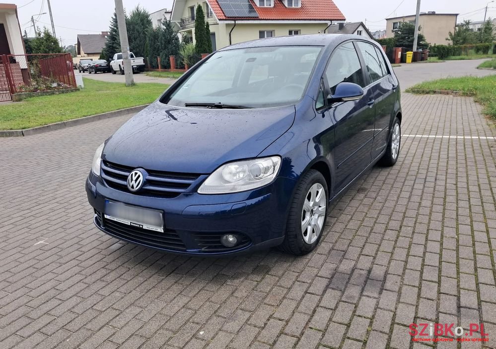 2006' Volkswagen Golf photo #3