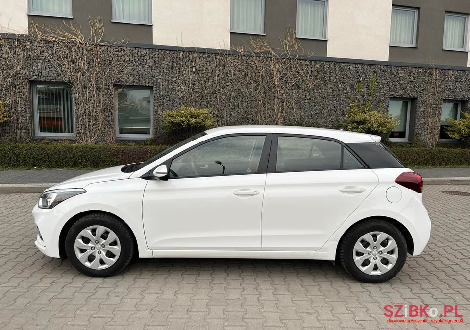 2019' Hyundai i20 photo #3