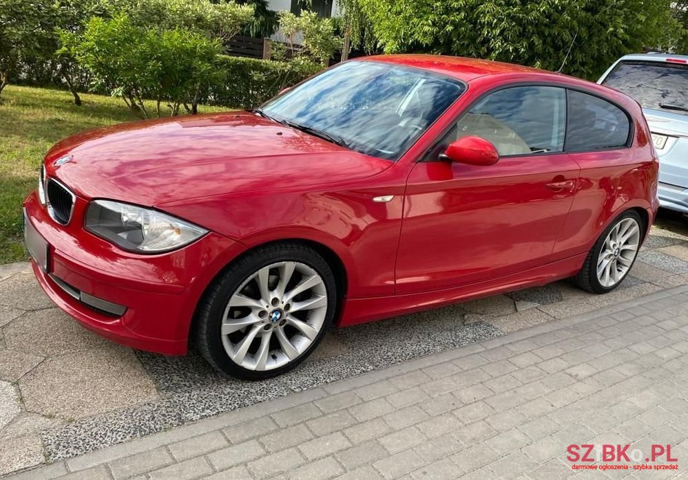 2008' BMW 1 Series 118D photo #1