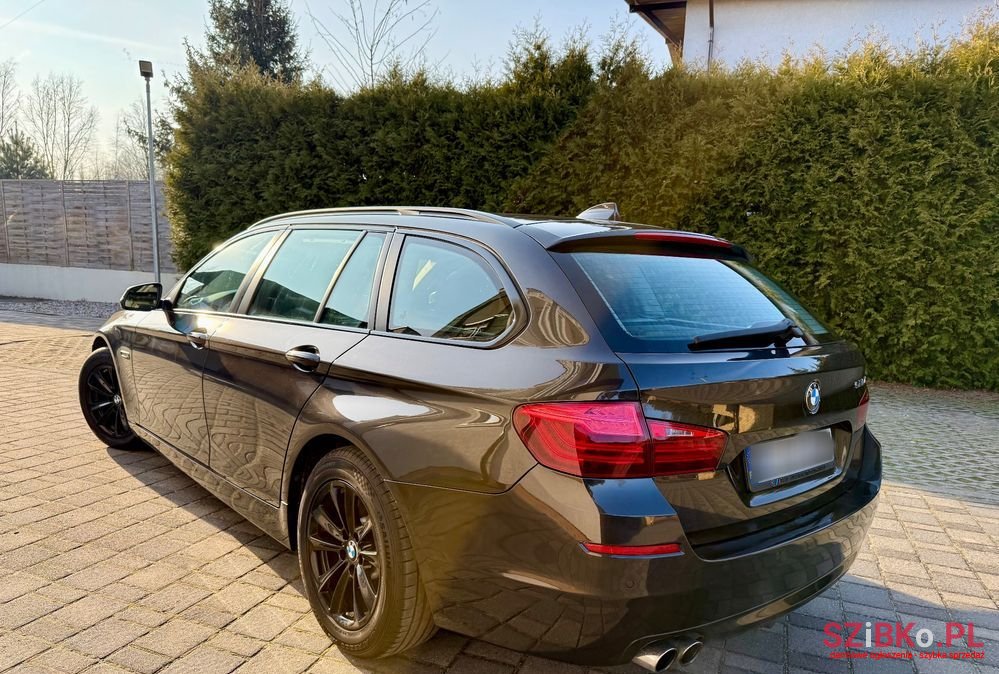 2014' BMW 5 Series 520D Luxury Line photo #6