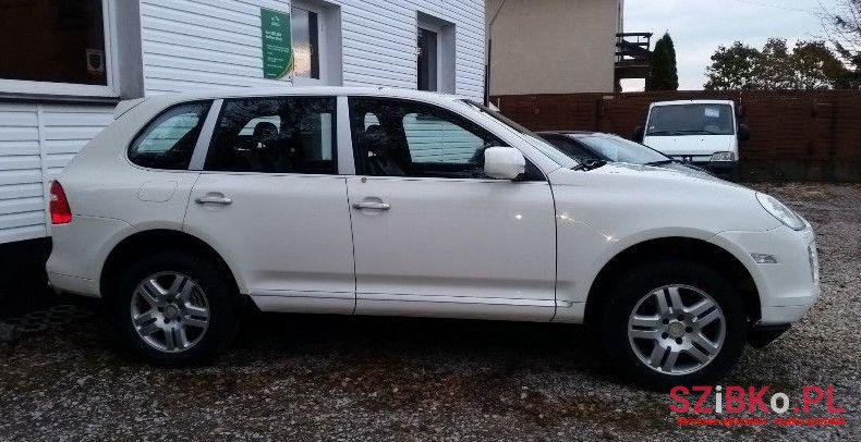 2009' Porsche Cayenne photo #1