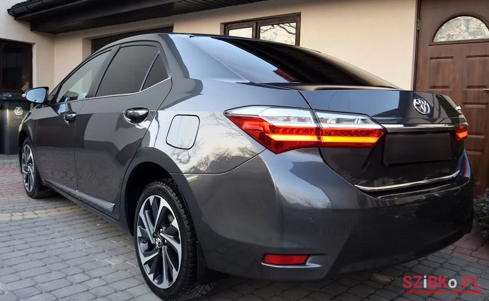 2017' Toyota Corolla photo #2