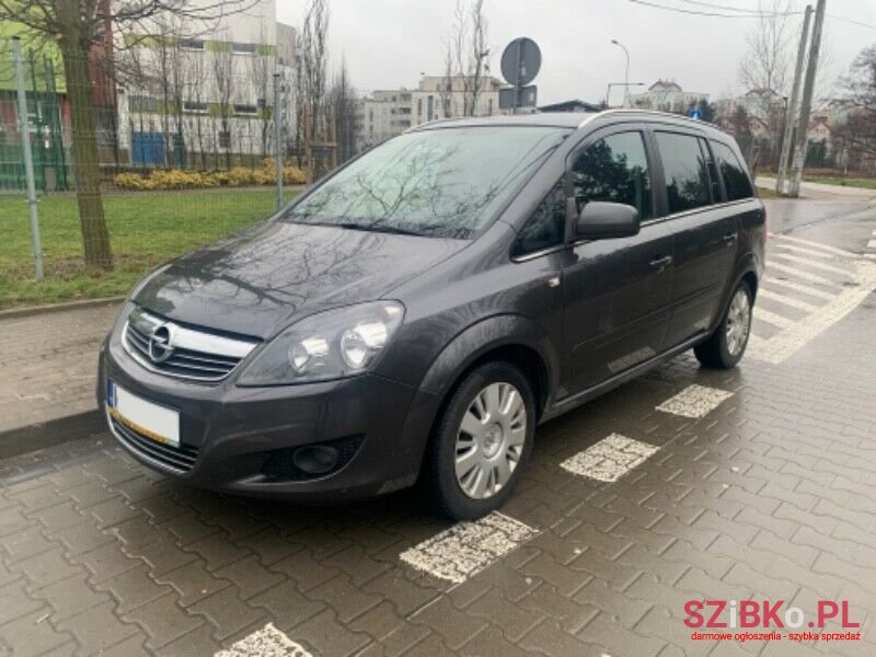 2012' Opel Zafira photo #6