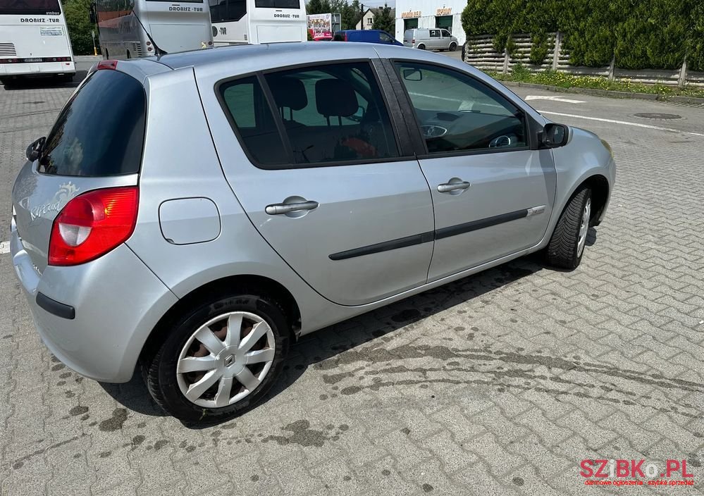 2007' Renault Clio 1.5 Dci Rip Curl photo #4