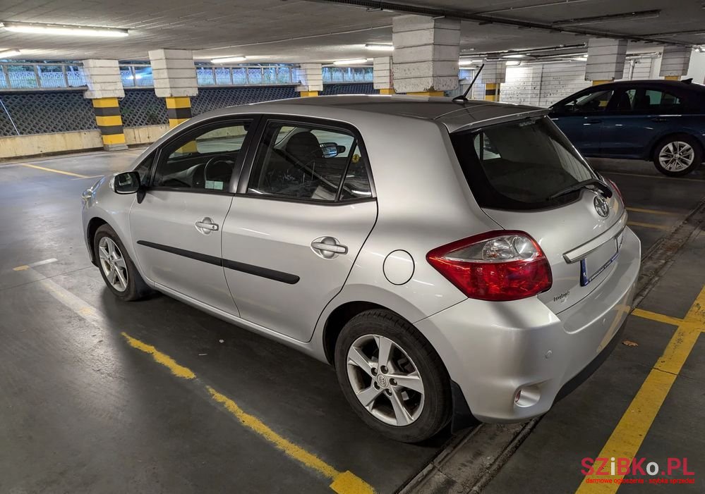2011' Toyota Auris 1.6 Premium + photo #5