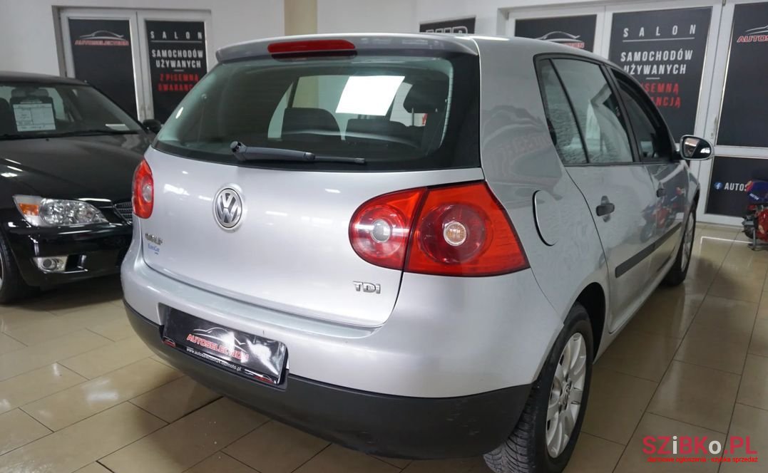 2005' Volkswagen Golf photo #5