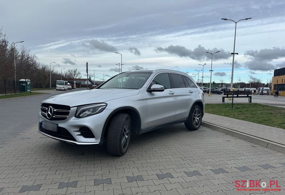 2016' Mercedes-Benz GLC photo #1