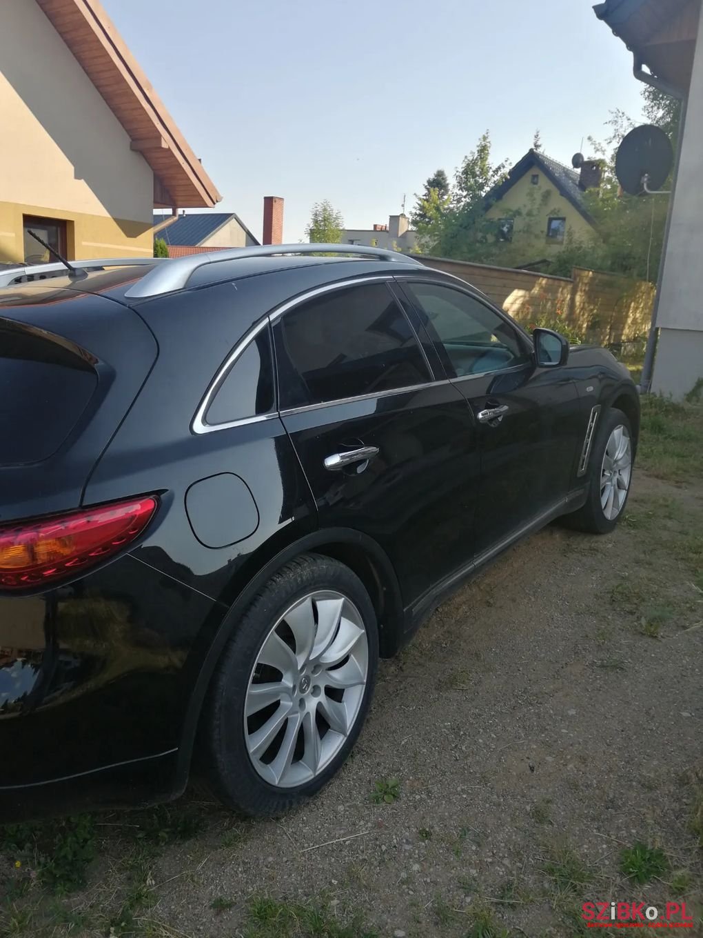 2010' Infiniti FX photo #3