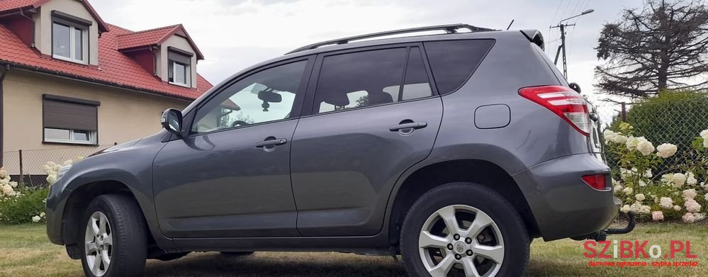 2011' Toyota RAV4 2.2 D-4D 4X4 photo #5