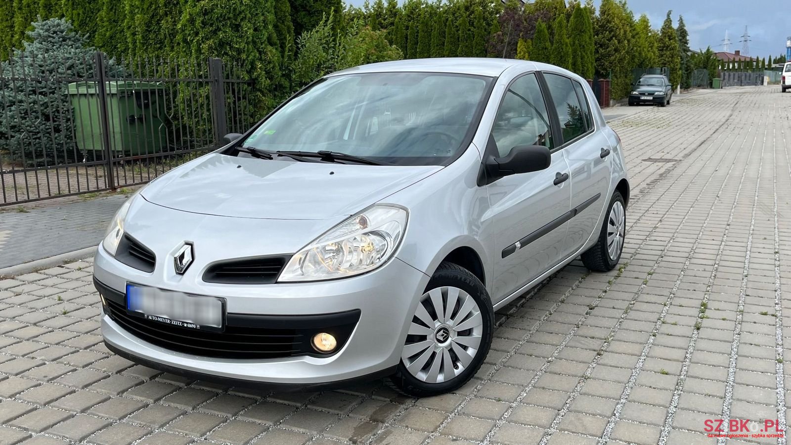 2005' Renault Clio photo #1