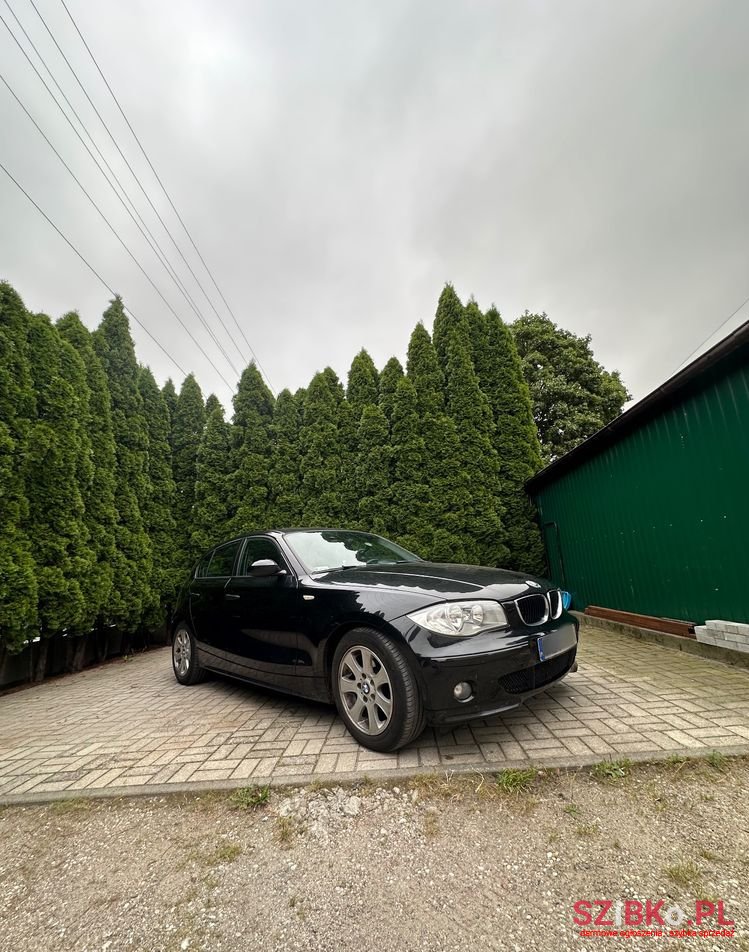 2006' BMW 1 Series 118D photo #2