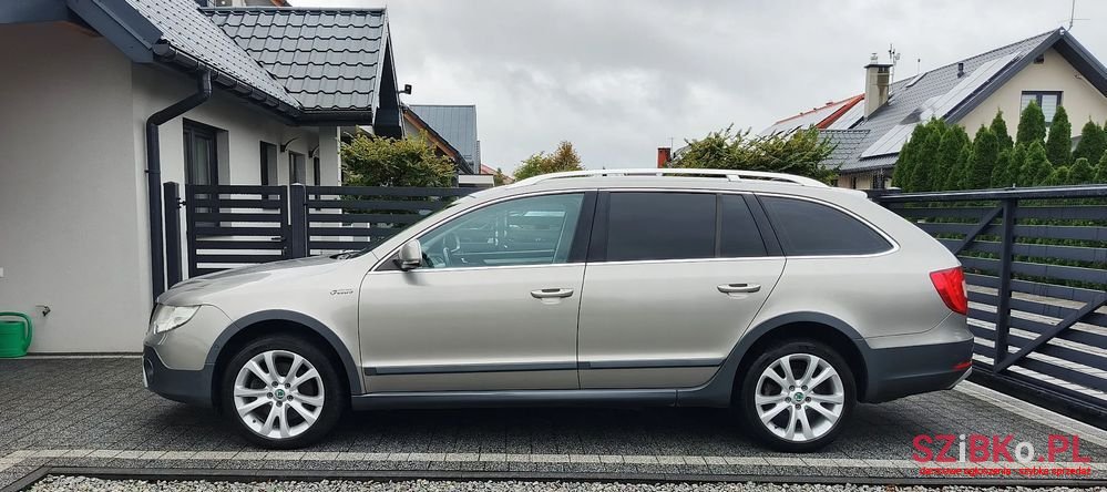 2013' Skoda Superb photo #3