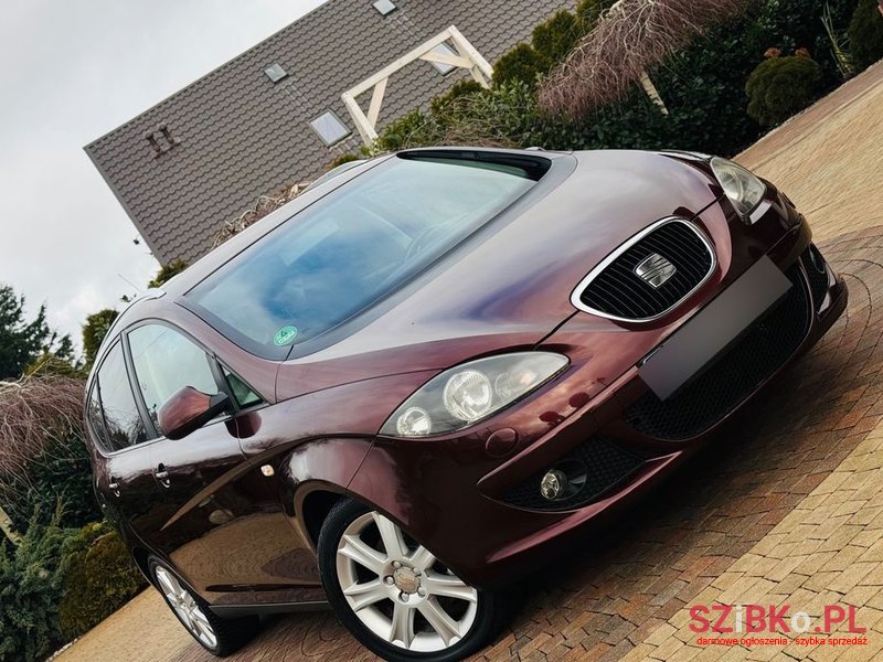 2008' SEAT Altea XL photo #2