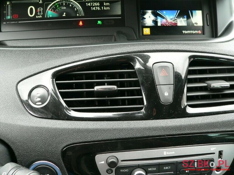 2013' Renault Scenic photo #1
