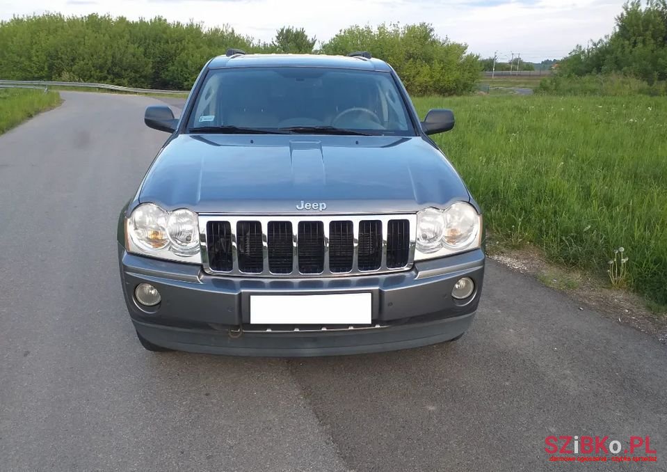 2006' Jeep Grand Cherokee photo #2