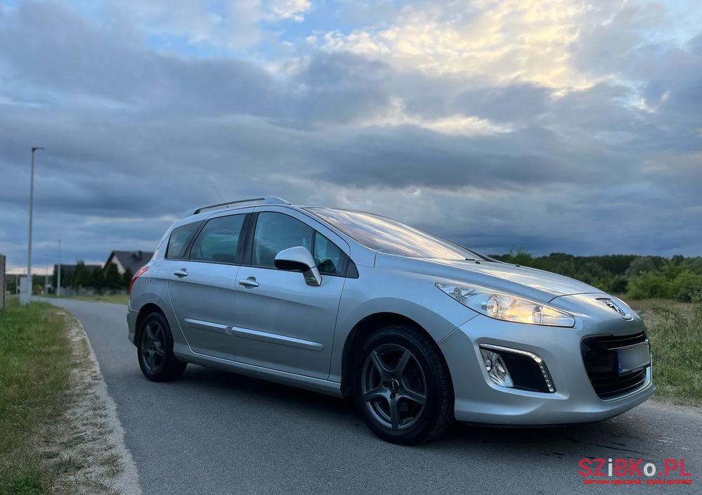 2012' Peugeot 308 photo #1