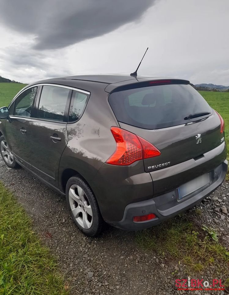 2011' Peugeot 3008 photo #1