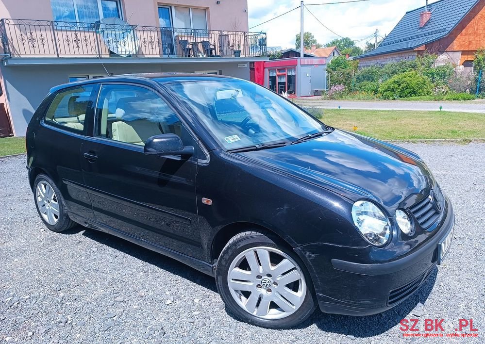 2002' Volkswagen Polo photo #3