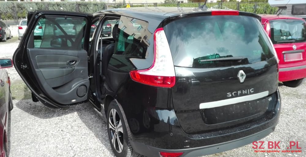 2011' Renault Scenic photo #3