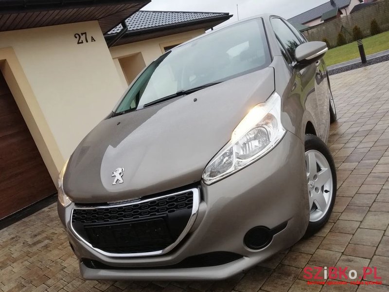 2013' Peugeot 208 photo #5