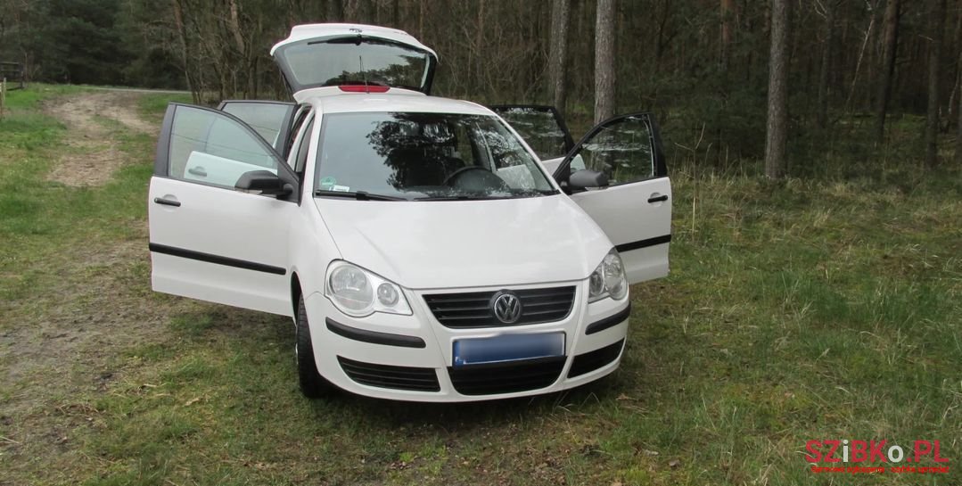 2008' Volkswagen Polo photo #6