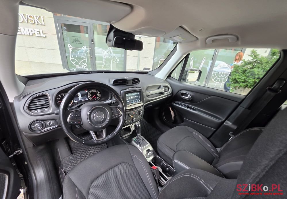 2018' Jeep Renegade photo #6