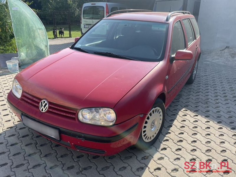 2001' Volkswagen Golf photo #1