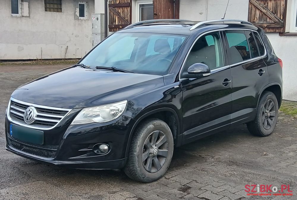 2010' Volkswagen Tiguan photo #1
