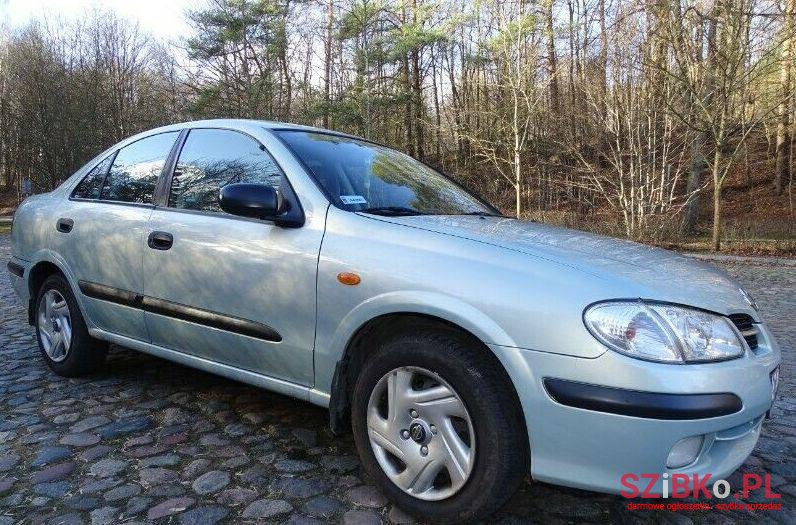 2001' Nissan Almera photo #1