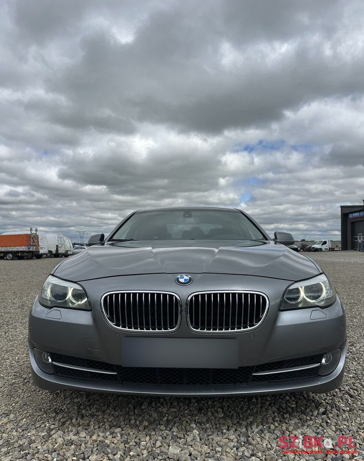 2011' BMW 5 Series photo #4
