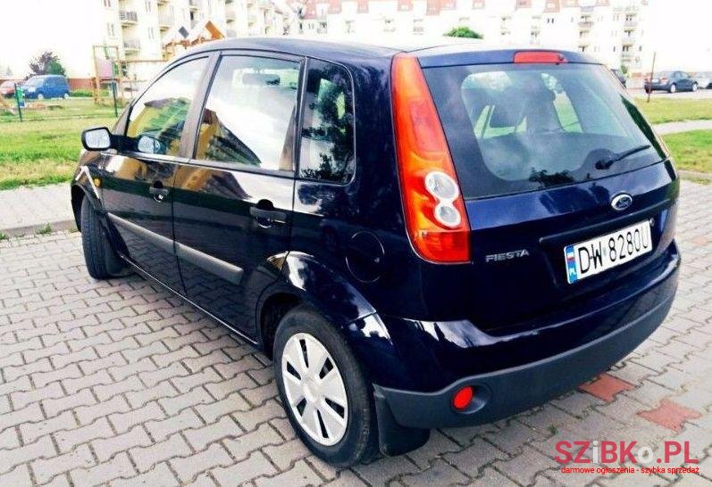 2006' Ford Fiesta photo #2