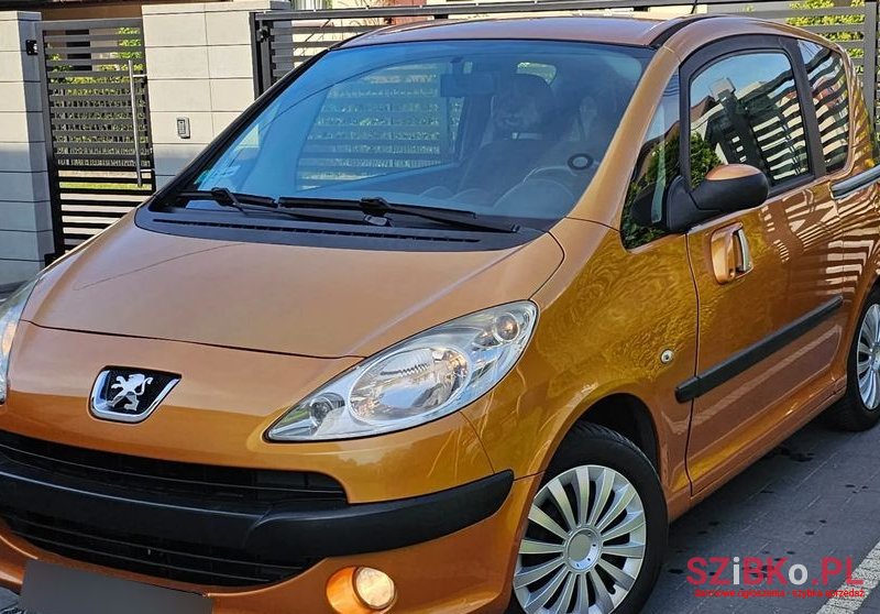 2006' Peugeot 1007 1.4 Hdi Happy photo #3