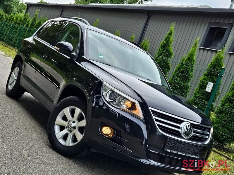 2009' Volkswagen Tiguan photo #1