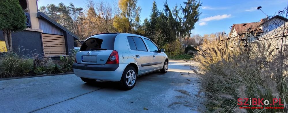 2001' Renault Clio photo #3