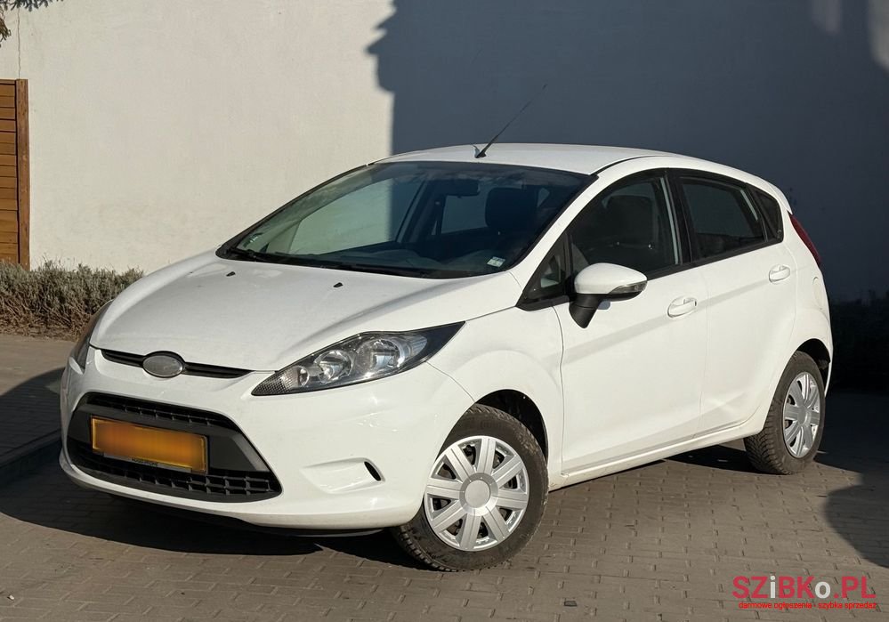 2010' Ford Fiesta photo #2