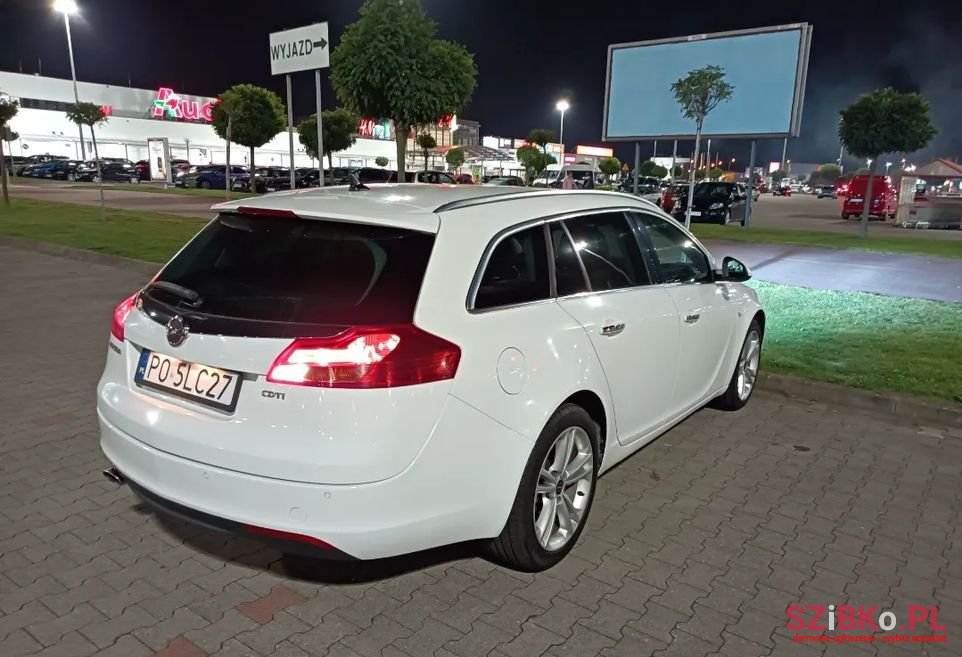 2010' Opel Insignia photo #3