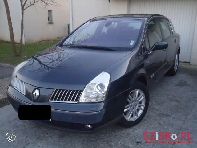 2004' Renault photo #1