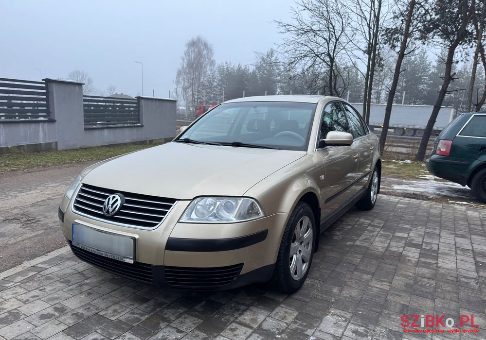 2000' Volkswagen Passat photo #1
