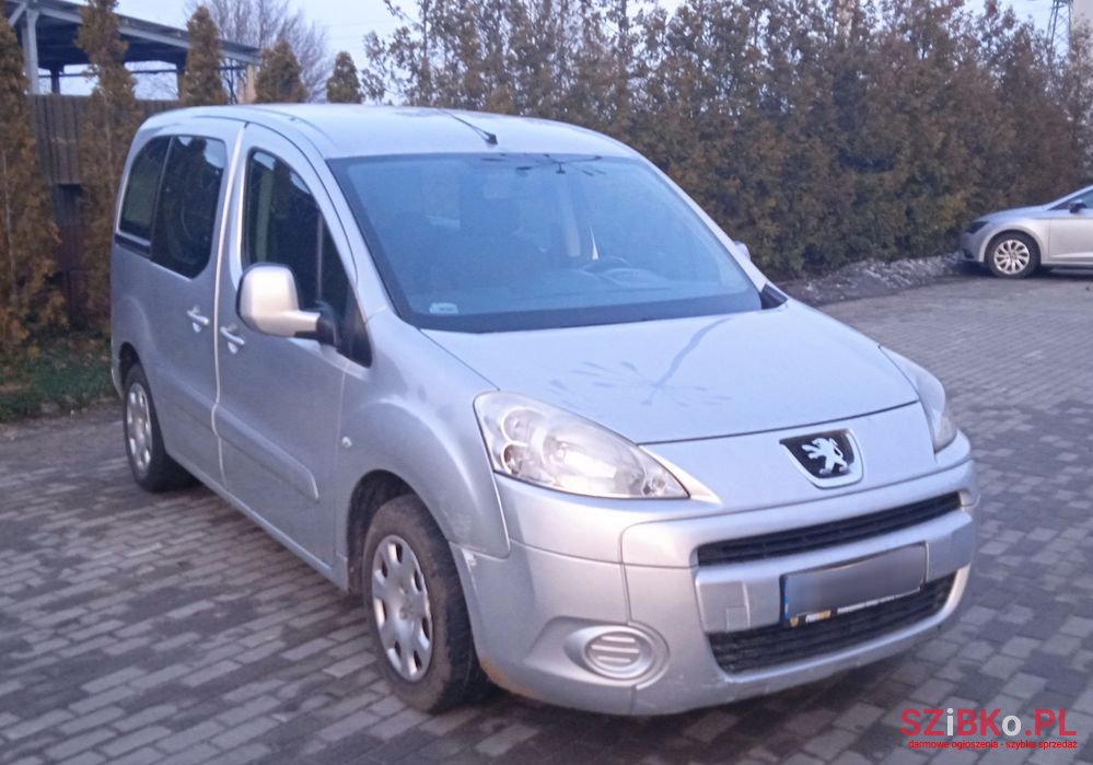 2013' Peugeot Partner photo #2