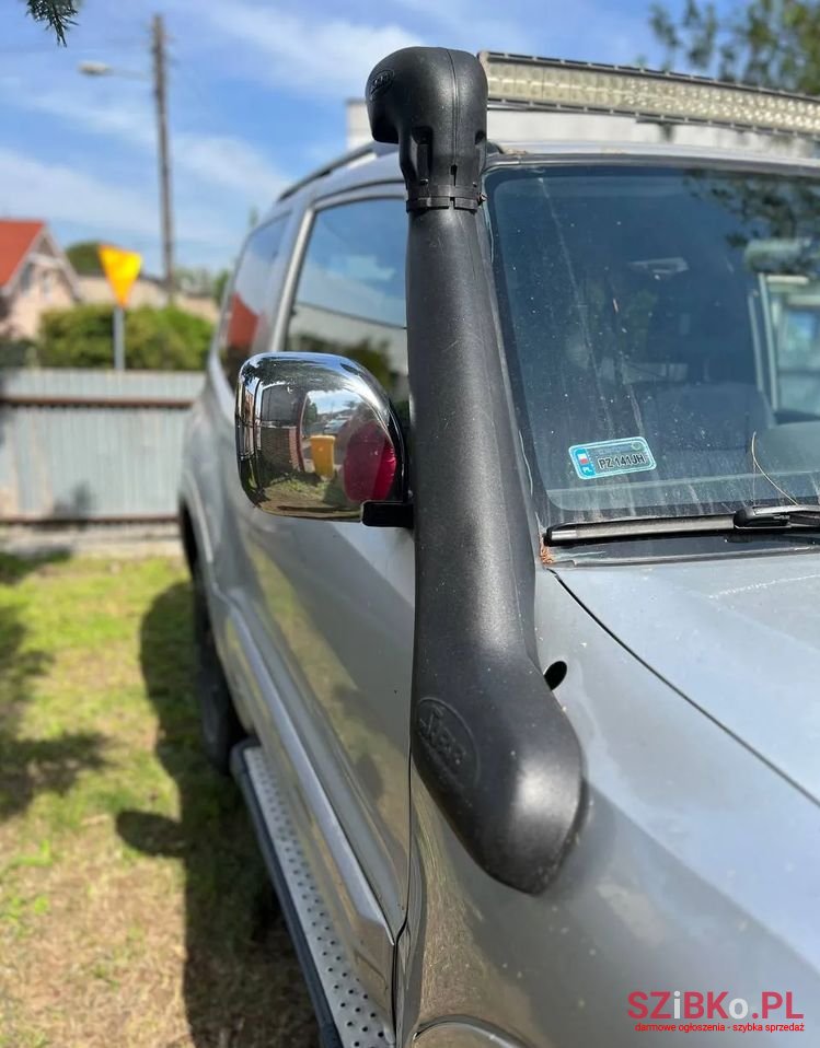 2001' Mitsubishi Pajero photo #5