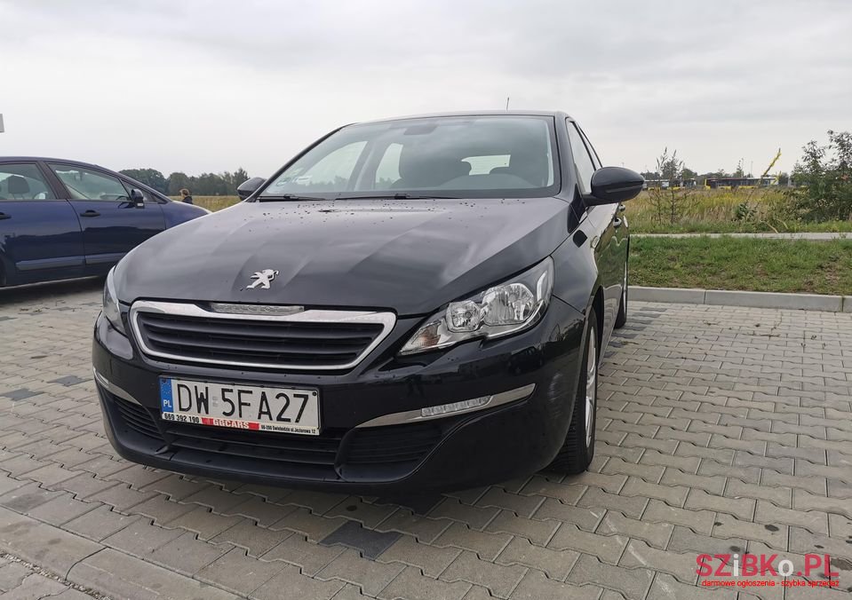 2013' Peugeot 308 photo #1