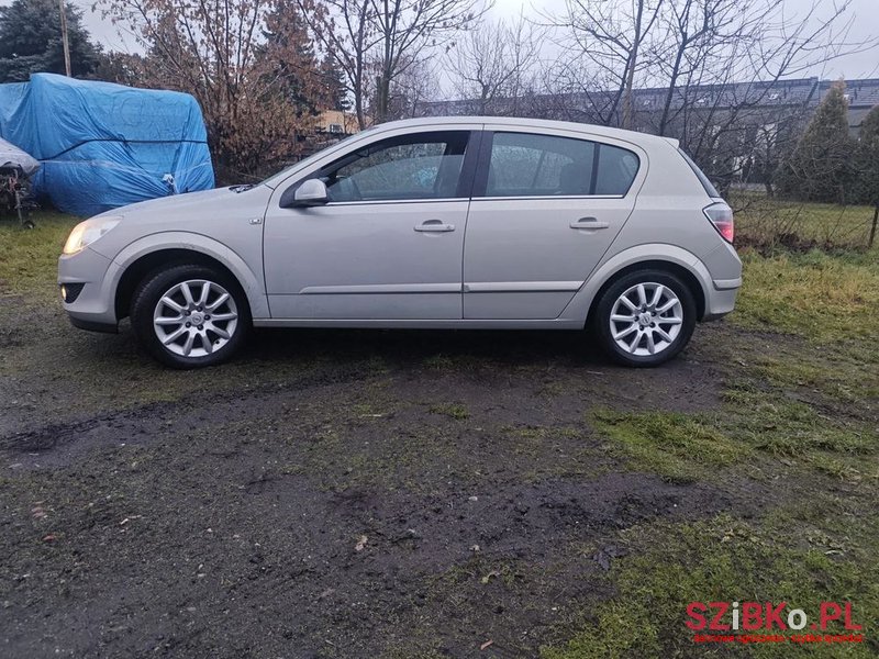 2008' Opel Astra 1.6 Navi photo #4