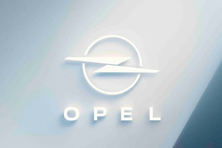 Wyostrzona i przełamana błyskawica - Opel przedstawił nowe logo