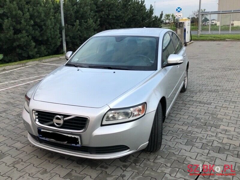 2011' Volvo S40 photo #6