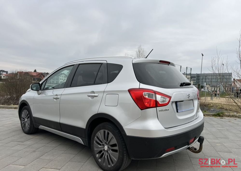 2014' Suzuki SX4 S-Cross photo #2