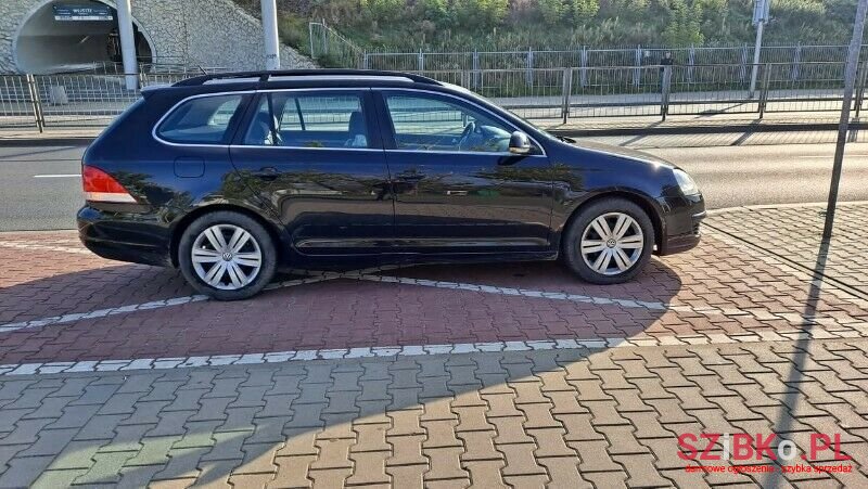 2009' Volkswagen Golf photo #1