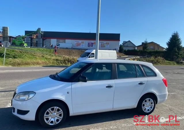 2010' Skoda Fabia 1.6 Tdi Dpf Active photo #4