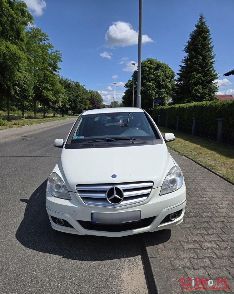 2010' Mercedes-Benz B-Class photo #2