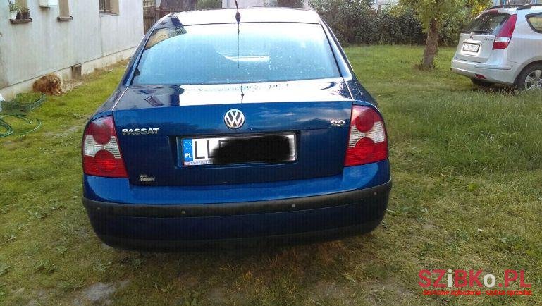 2001' Volkswagen Passat photo #1