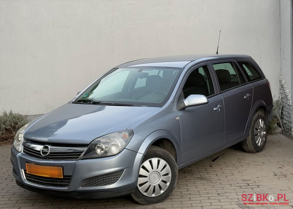 2010' Opel Astra 1.4 Edition photo #2